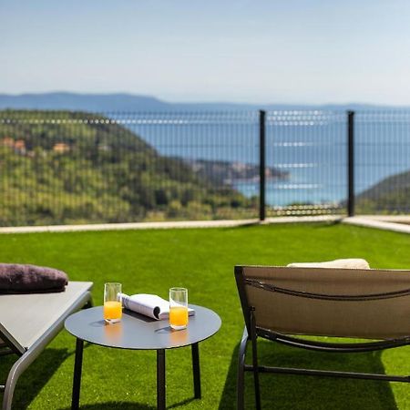 Royal Hilltop Residence Labin  Luaran gambar