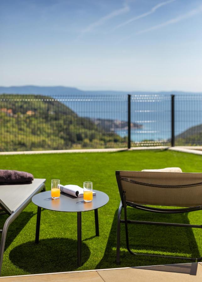 Royal Hilltop Residence Labin  Luaran gambar