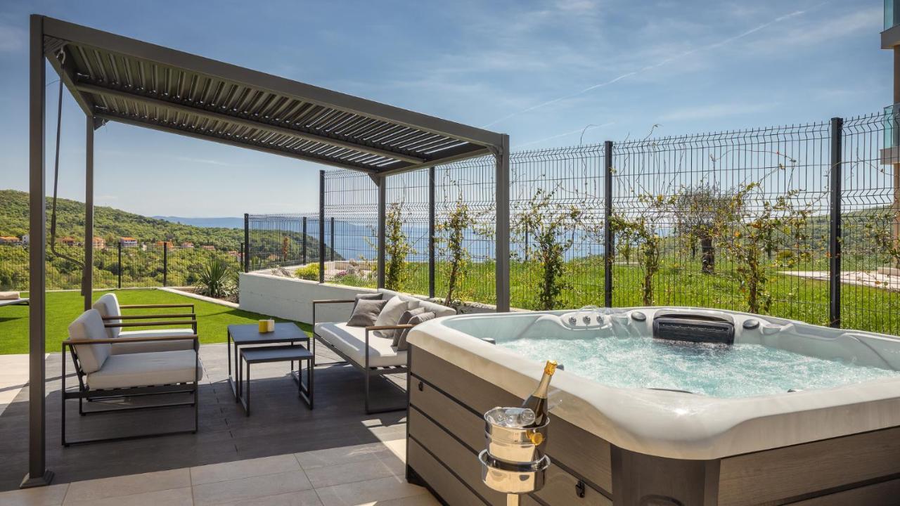 Royal Hilltop Residence Labin  Luaran gambar