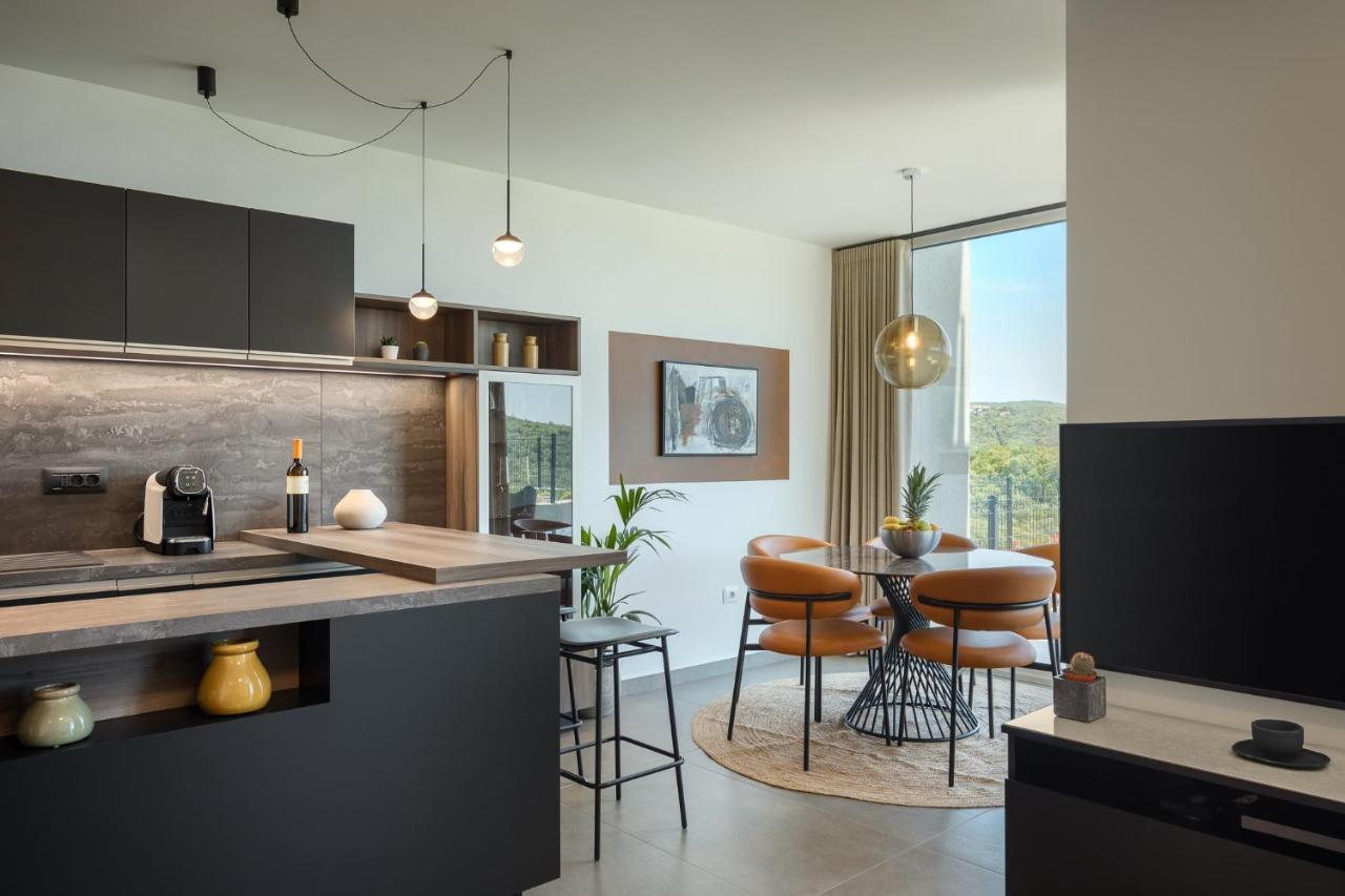 Royal Hilltop Residence Labin  Luaran gambar