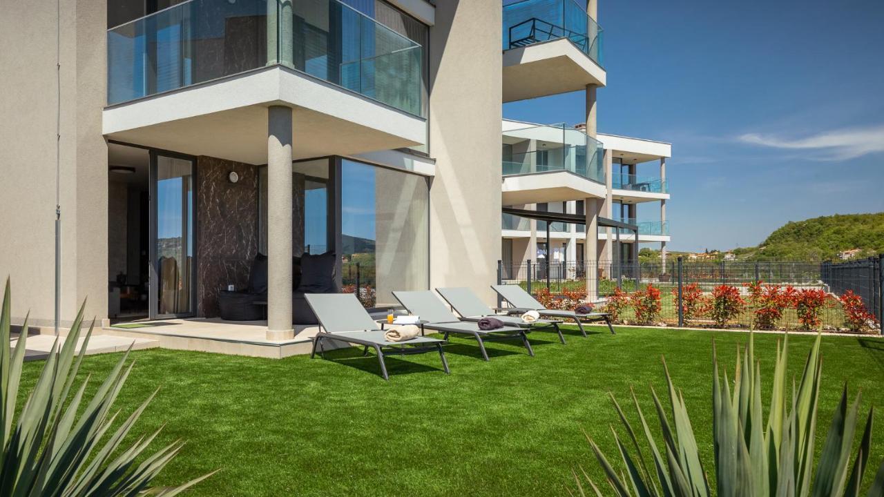 Royal Hilltop Residence Labin  Luaran gambar