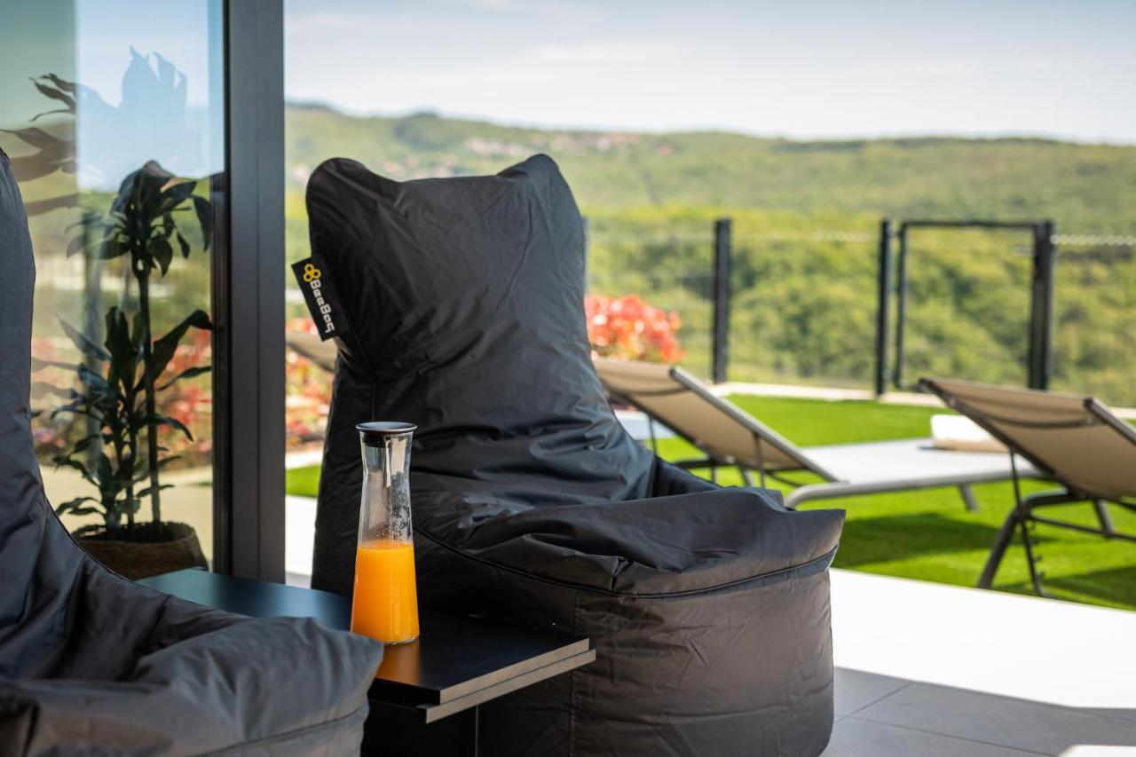 Royal Hilltop Residence Labin  Luaran gambar