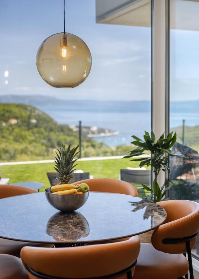 Royal Hilltop Residence Labin  Luaran gambar