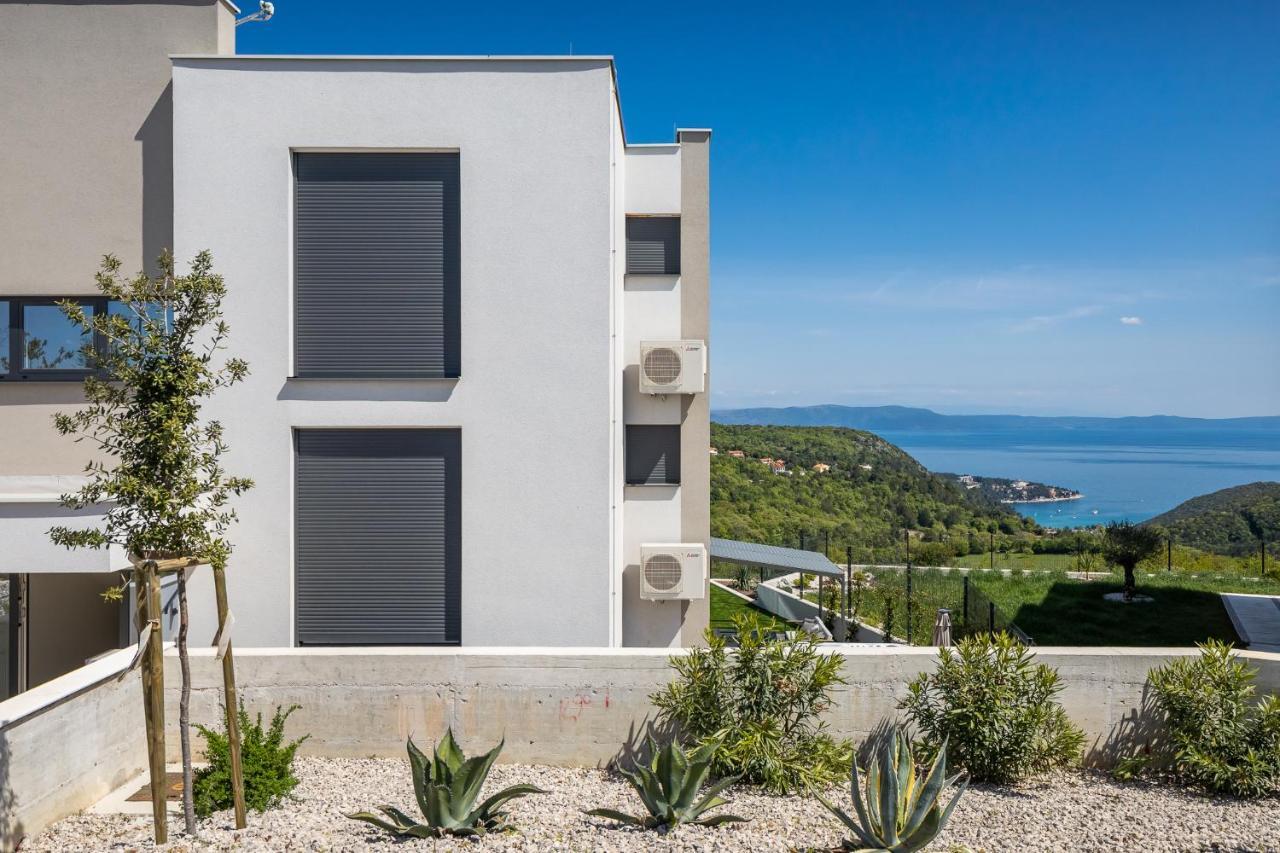 Royal Hilltop Residence Labin  Luaran gambar