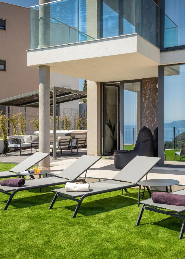 Royal Hilltop Residence Labin  Luaran gambar